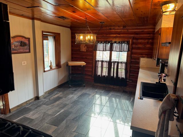 3657 E Houghton Lake Drive, Houghton Lake, MI 48629