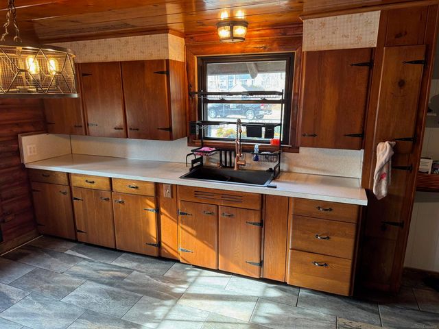 3657 E Houghton Lake Drive, Houghton Lake, MI 48629