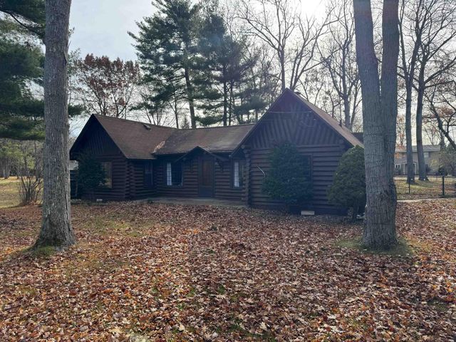 3657 E Houghton Lake Drive, Houghton Lake, MI 48629