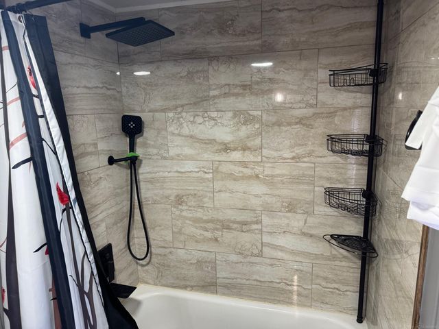 3657 E Houghton Lake Drive, Houghton Lake, MI 48629