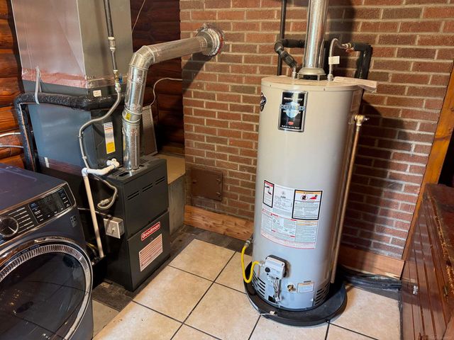 3657 E Houghton Lake Drive, Houghton Lake, MI 48629