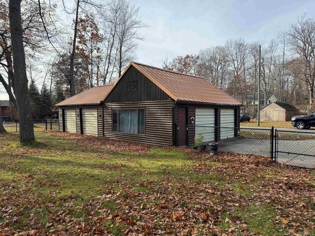 3657 E Houghton Lake Drive, Houghton Lake, MI 48629