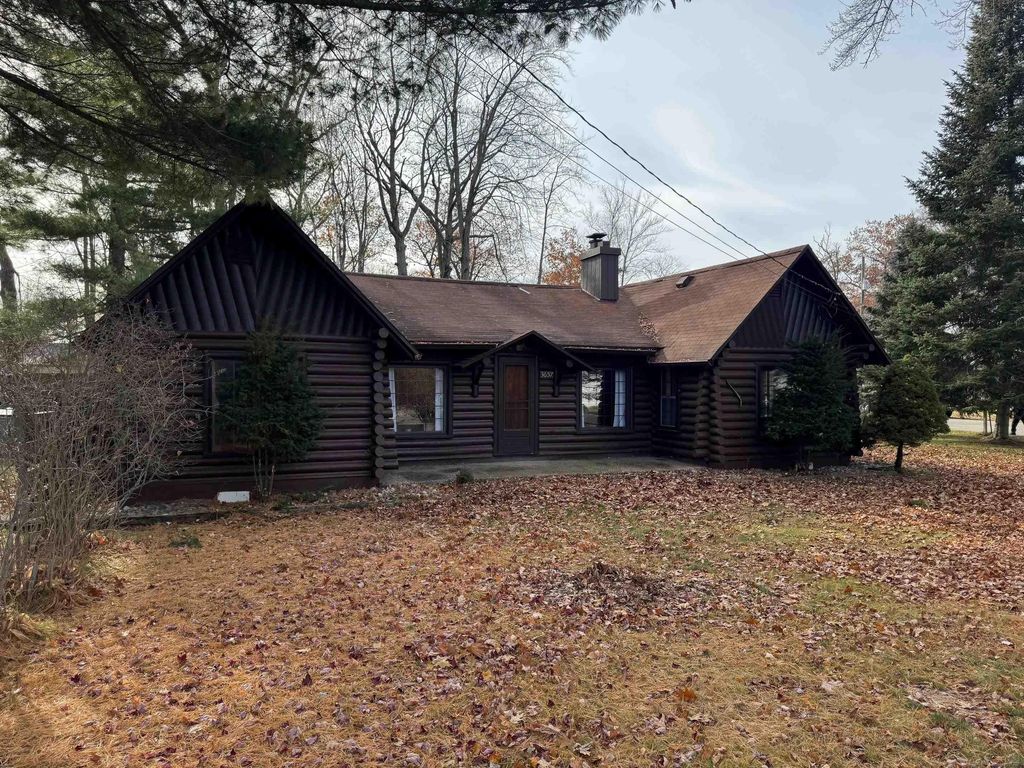 3657 E Houghton Lake Drive, Houghton Lake, MI 48629