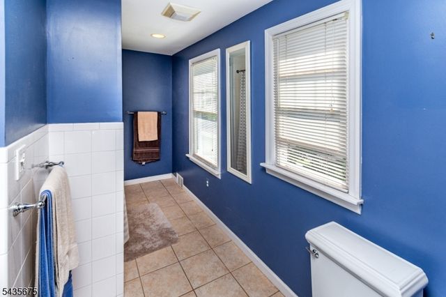 551 Winsor St, Bound Brook Boro, NJ 08805