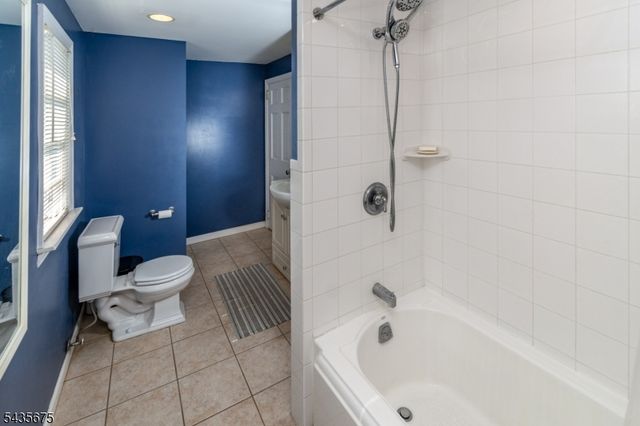 551 Winsor St, Bound Brook Boro, NJ 08805