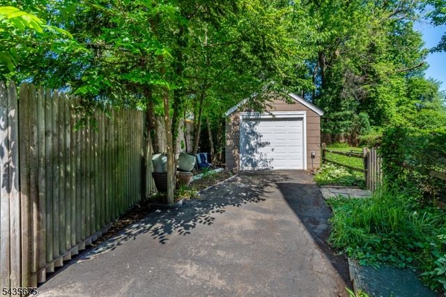551 Winsor St, Bound Brook Boro, NJ 08805