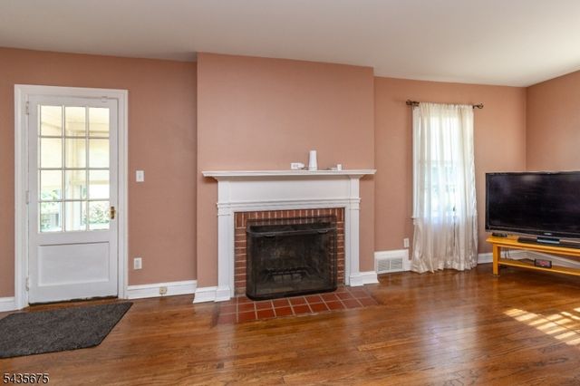 551 Winsor St, Bound Brook Boro, NJ 08805