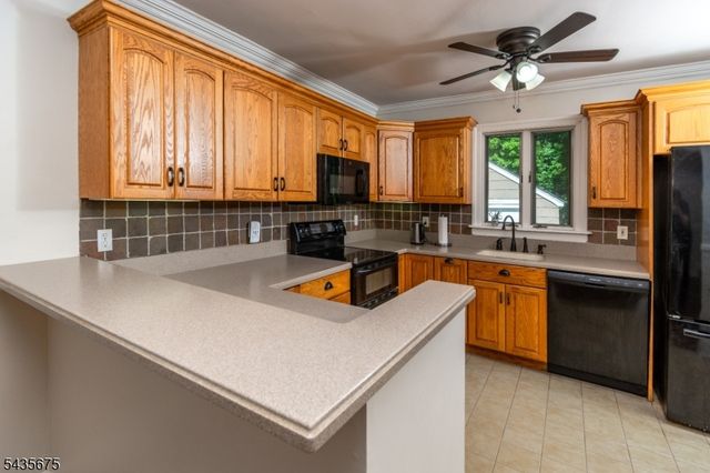 551 Winsor St, Bound Brook Boro, NJ 08805