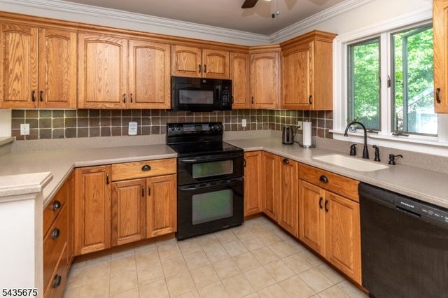 551 Winsor St, Bound Brook Boro, NJ 08805