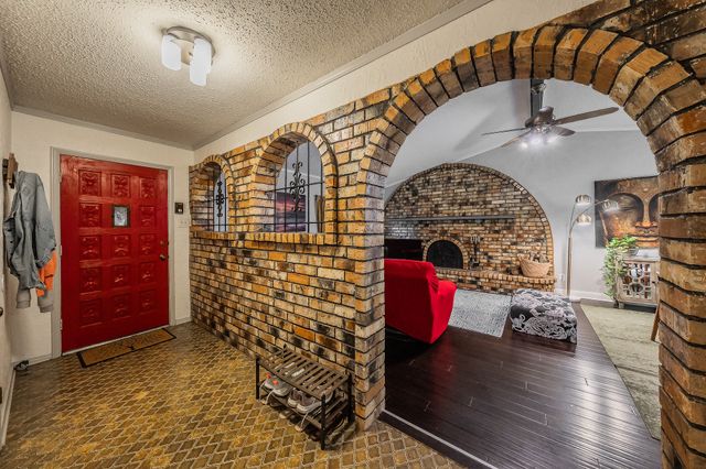 608 Sandlin Drive, Bedford, TX 76021