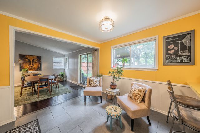 608 Sandlin Drive, Bedford, TX 76021