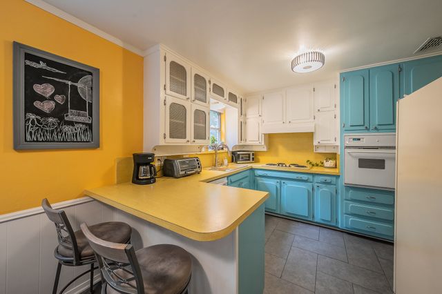 608 Sandlin Drive, Bedford, TX 76021