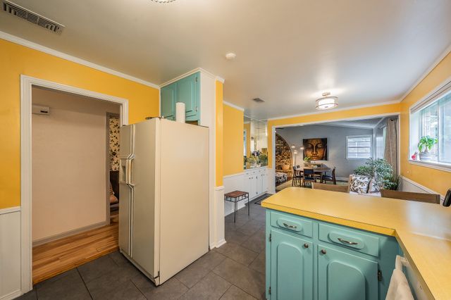 608 Sandlin Drive, Bedford, TX 76021