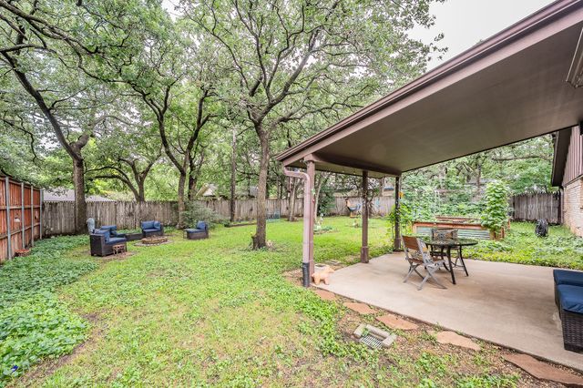 608 Sandlin Drive, Bedford, TX 76021