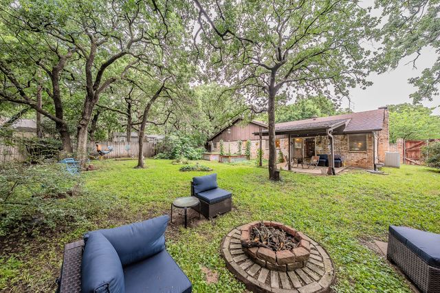 608 Sandlin Drive, Bedford, TX 76021