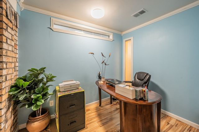 608 Sandlin Drive, Bedford, TX 76021