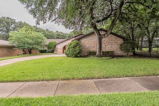 608 Sandlin Drive, Bedford, TX 76021