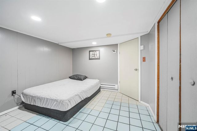 33 Beaumont Place, Newark, NJ 07104