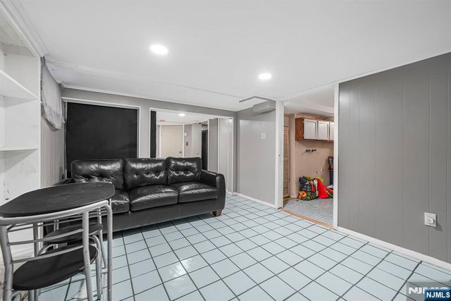 33 Beaumont Place, Newark, NJ 07104