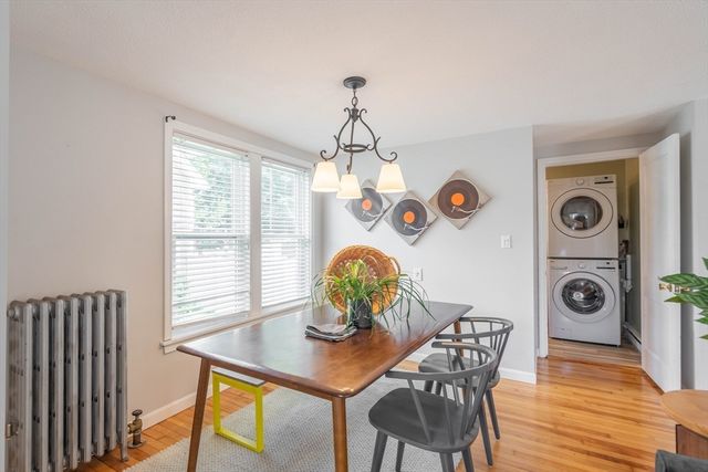 61 Acushnet Ave, Worcester, MA 01606