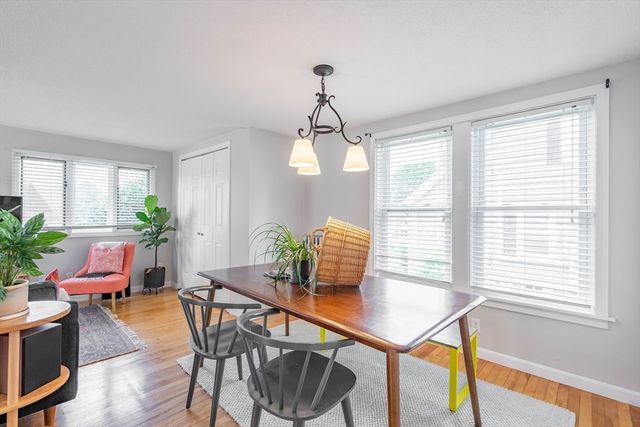 61 Acushnet Ave, Worcester, MA 01606