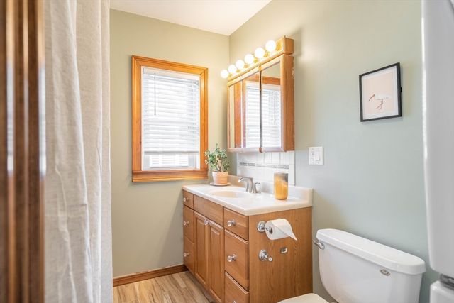 61 Acushnet Ave, Worcester, MA 01606