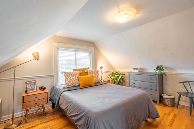 61 Acushnet Ave, Worcester, MA 01606