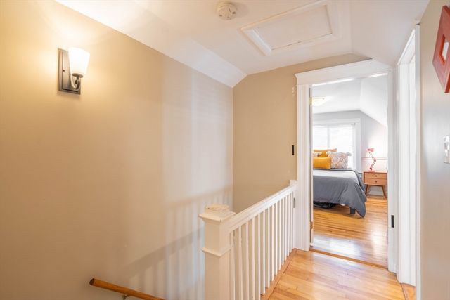 61 Acushnet Ave, Worcester, MA 01606