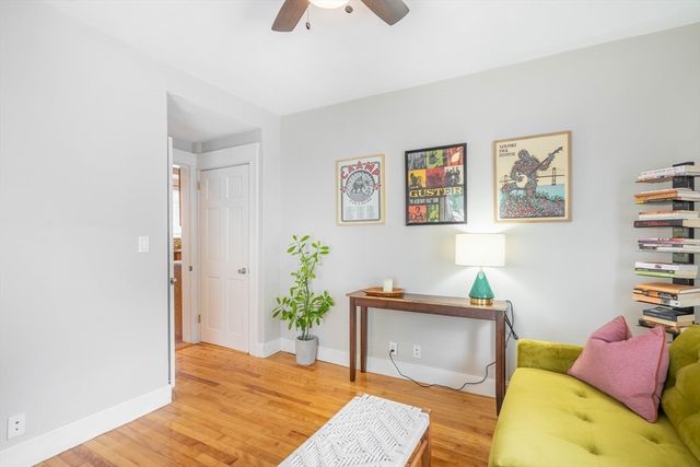 61 Acushnet Ave, Worcester, MA 01606