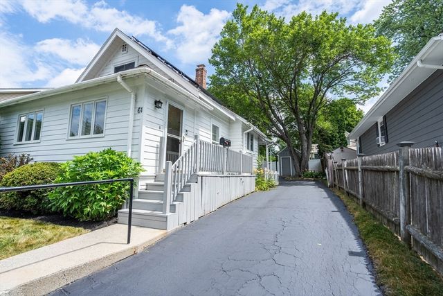 61 Acushnet Ave, Worcester, MA 01606