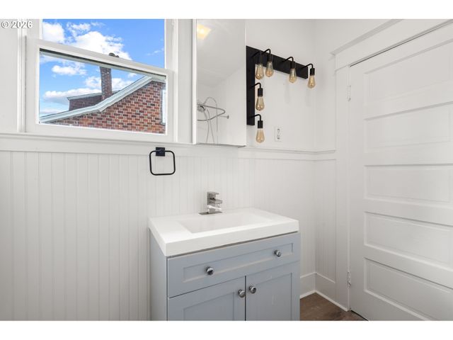 501 W 23RD St, Vancouver, WA 98660