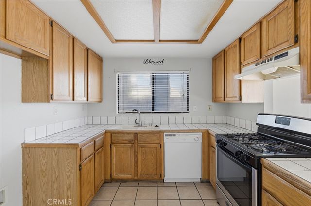 13645 Agate Way, Victorville, CA 92392