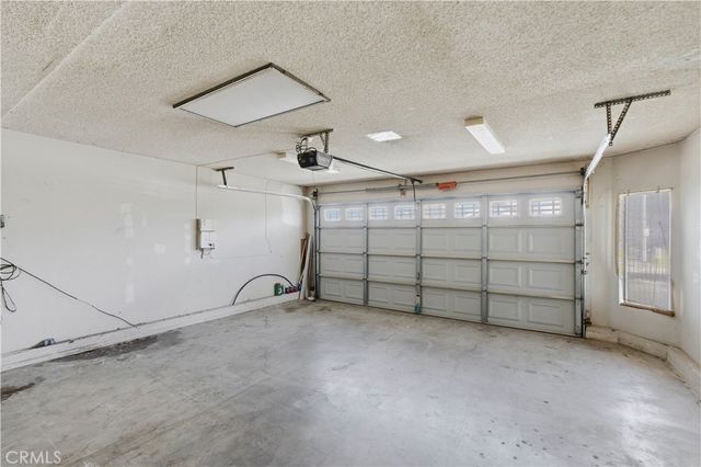 13645 Agate Way, Victorville, CA 92392