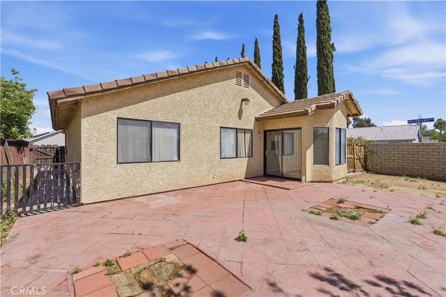 13645 Agate Way, Victorville, CA 92392