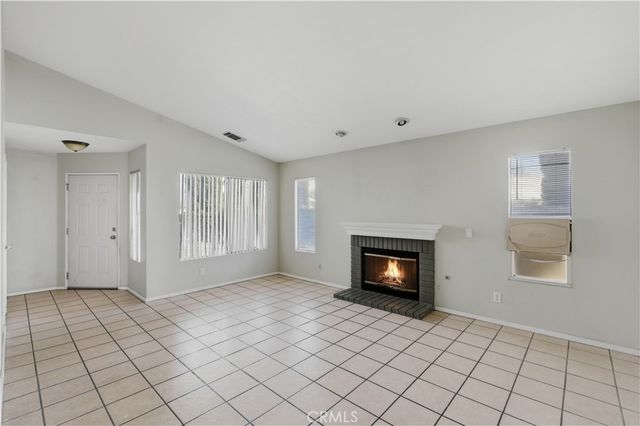 13645 Agate Way, Victorville, CA 92392