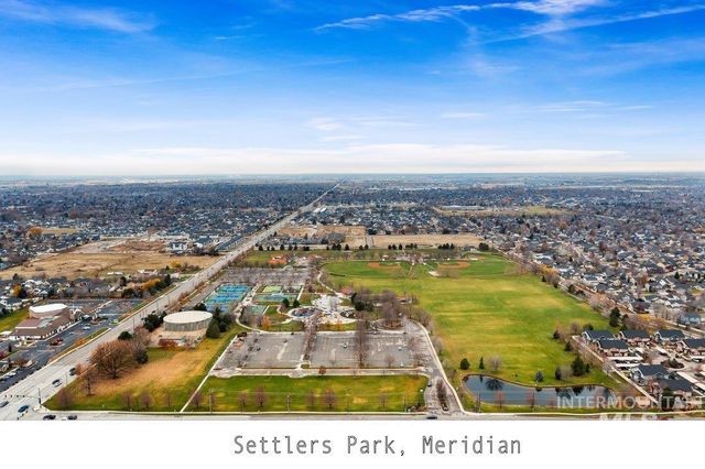 178 W Lava Falls Dr, Meridian, ID 83646