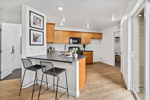 178 W Lava Falls Dr, Meridian, ID 83646