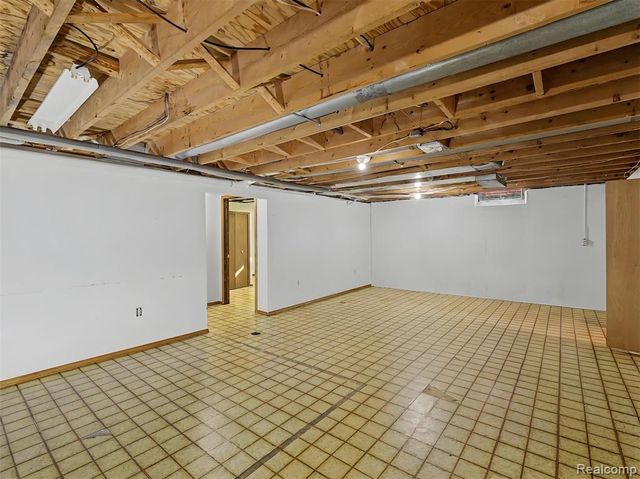 13979 Biscayne Drive, Sterling Heights, MI 48313