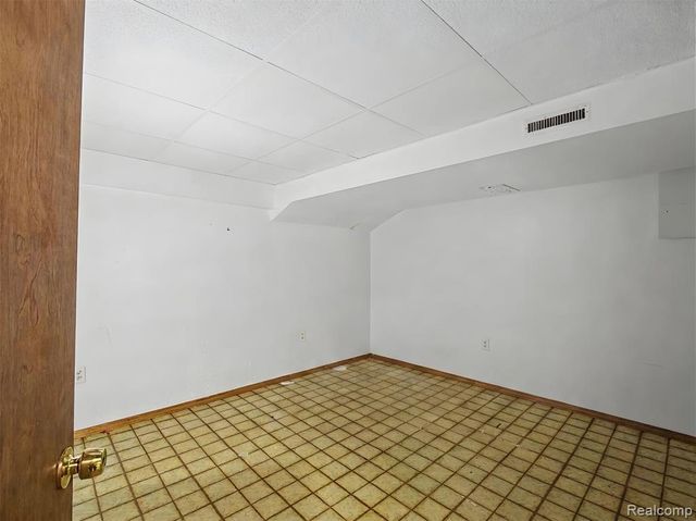 13979 Biscayne Drive, Sterling Heights, MI 48313