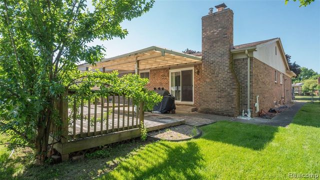 13979 Biscayne Drive, Sterling Heights, MI 48313