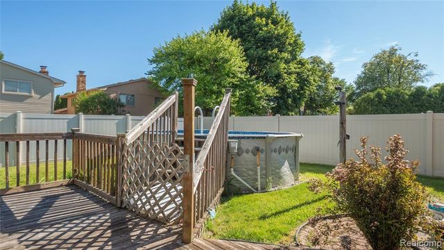 13979 Biscayne Drive, Sterling Heights, MI 48313