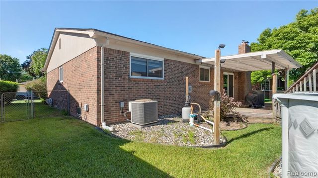 13979 Biscayne Drive, Sterling Heights, MI 48313