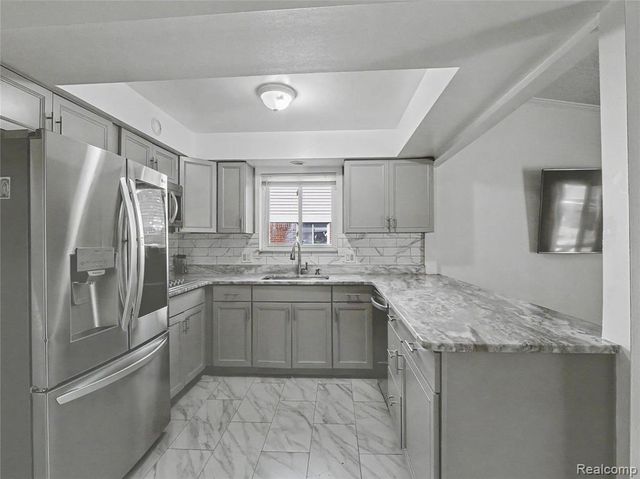 13979 Biscayne Drive, Sterling Heights, MI 48313