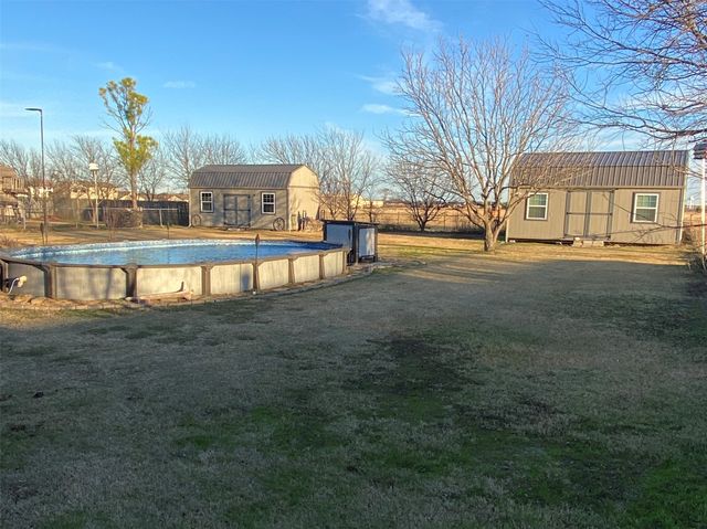 407 Green Acres Drive, Palmer, TX 75152