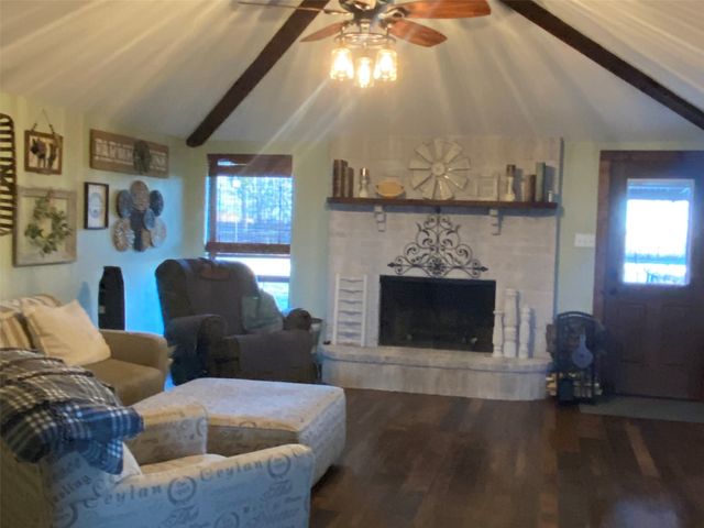 407 Green Acres Drive, Palmer, TX 75152