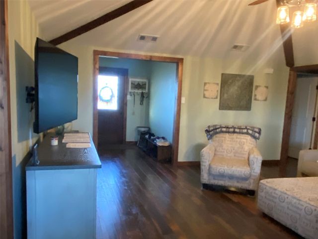 407 Green Acres Drive, Palmer, TX 75152