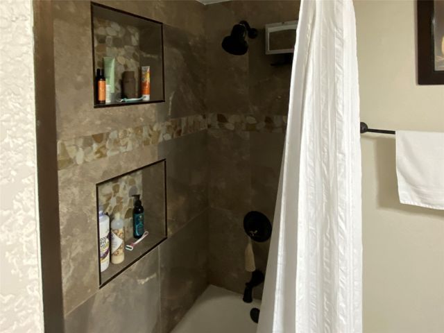 407 Green Acres Drive, Palmer, TX 75152