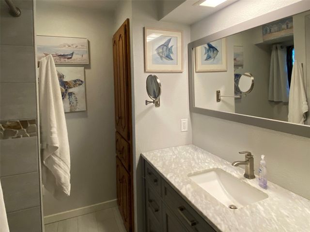 407 Green Acres Drive, Palmer, TX 75152