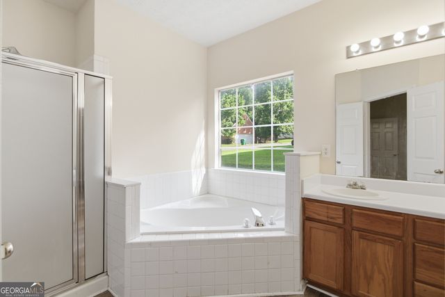 835 Shadow Lake Drive, Lithonia, GA 30058