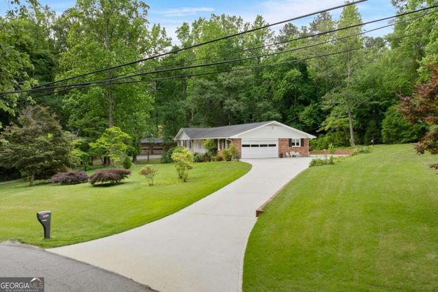 4670 Windsor Drive SW, Smyrna, GA 30082